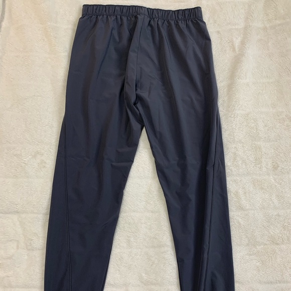 Under Armour Joggers- size L - Picture 3 of 5